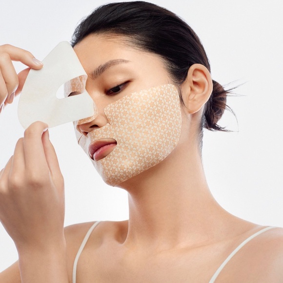 SULWHASOO CONCENTRATED GINSENG RENEWING CREAMY MASK (5PCS) - $120 Value - Picture 5 of 7